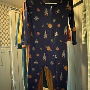 Kyte BABY space zippered romper